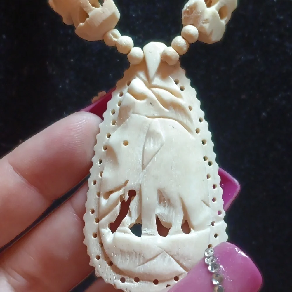 Ivory elephant vintage necklace
